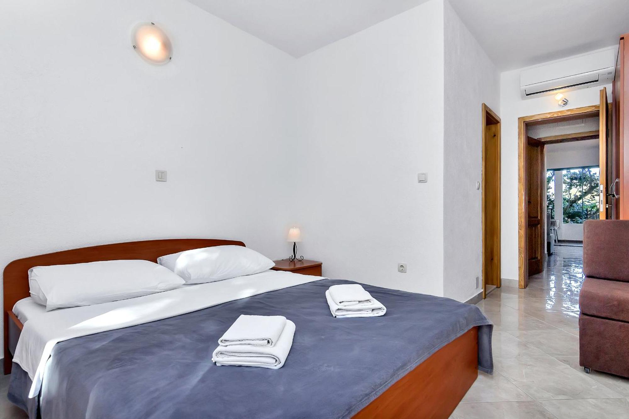 Apartmani Nikola Zastražišće Zewnętrze zdjęcie