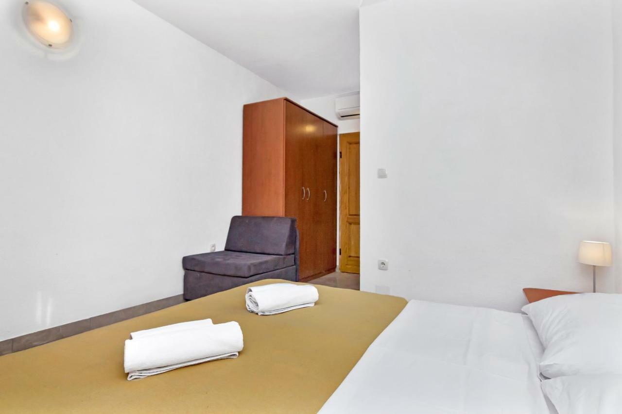 Apartmani Nikola Zastražišće Zewnętrze zdjęcie
