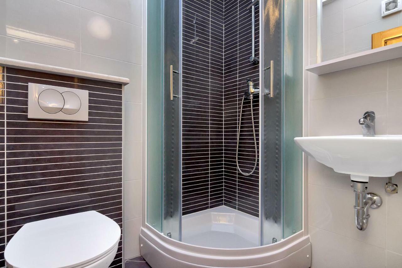 Apartmani Nikola Zastražišće Zewnętrze zdjęcie